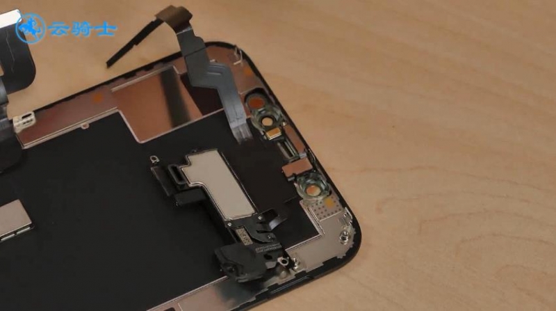 苹果手机拆解视频苹果手机开不开机了只显示白苹果